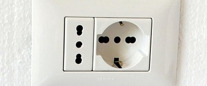 italian electrical socket