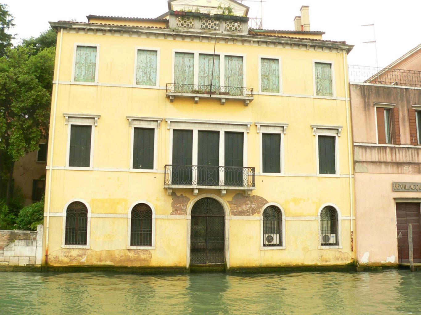 alt=Venice house"
