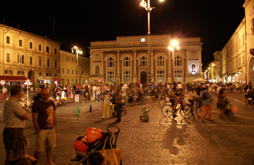 alt="Piazza del Popolo, Pesaro, Le Marche region, Italy"