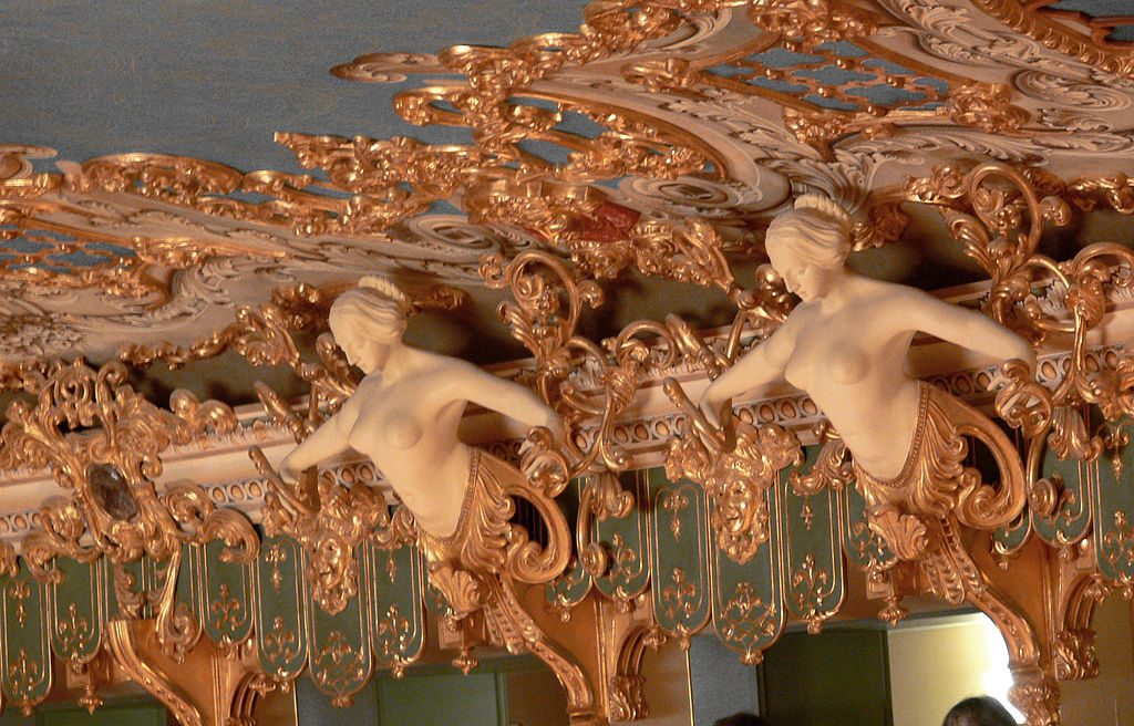 La Fenice auditorium decoration