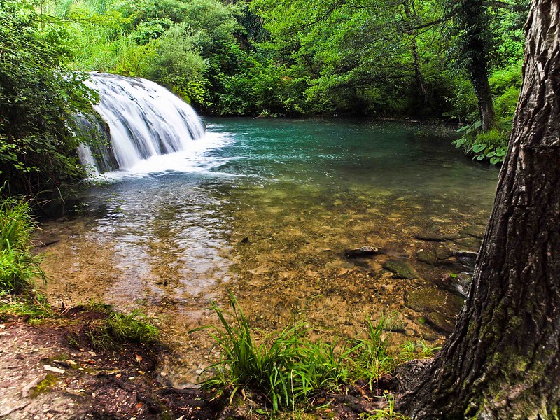 alt="Little cascade in Cingoli, Macerata, le Marche"